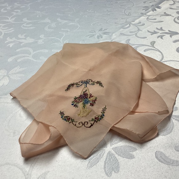 SILK SCARF. APRICOT COLOR EMBROIDERED. VINTAGE - Picture 3 of 6